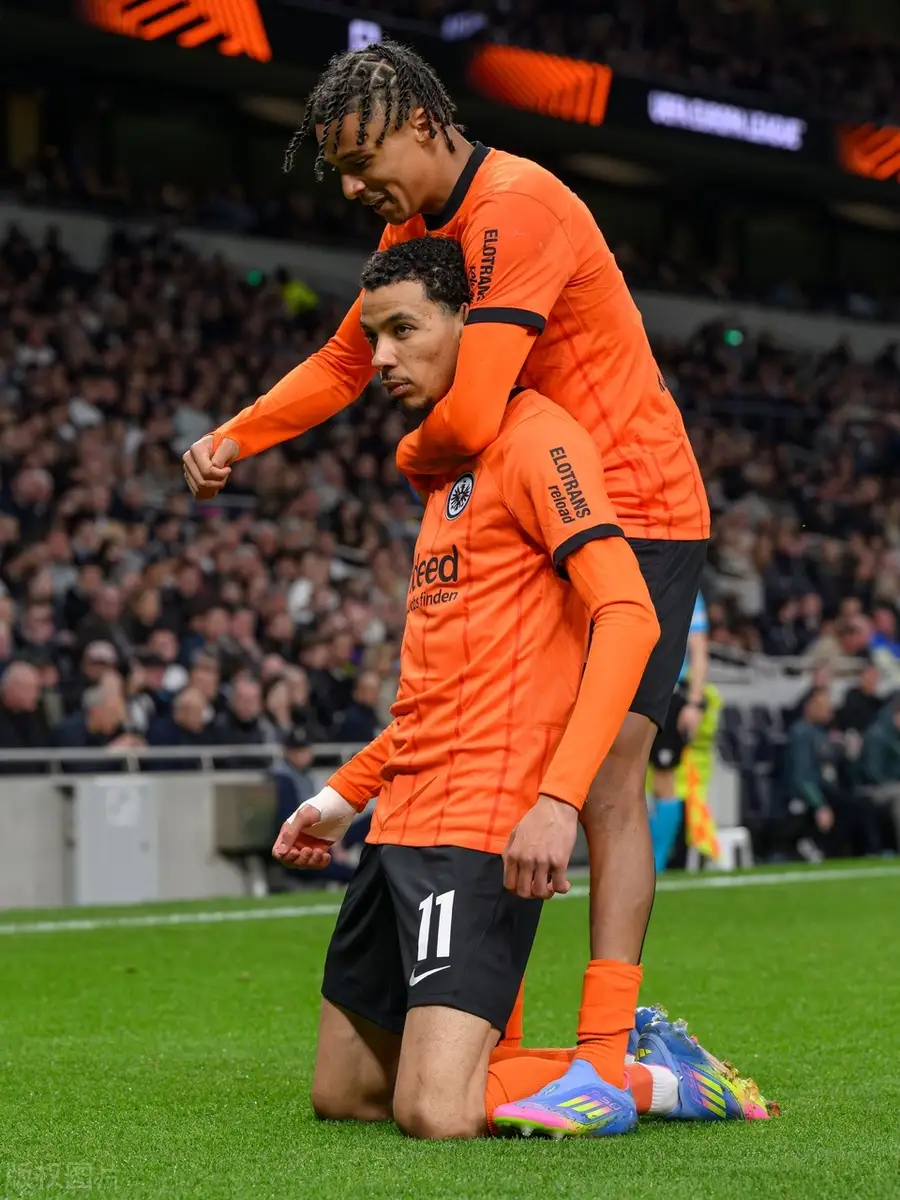 包含今晚欧联传出新动向；AC米兰扳平良机；管理层表态：质疑声仍在；球探报告显示潜力的词条