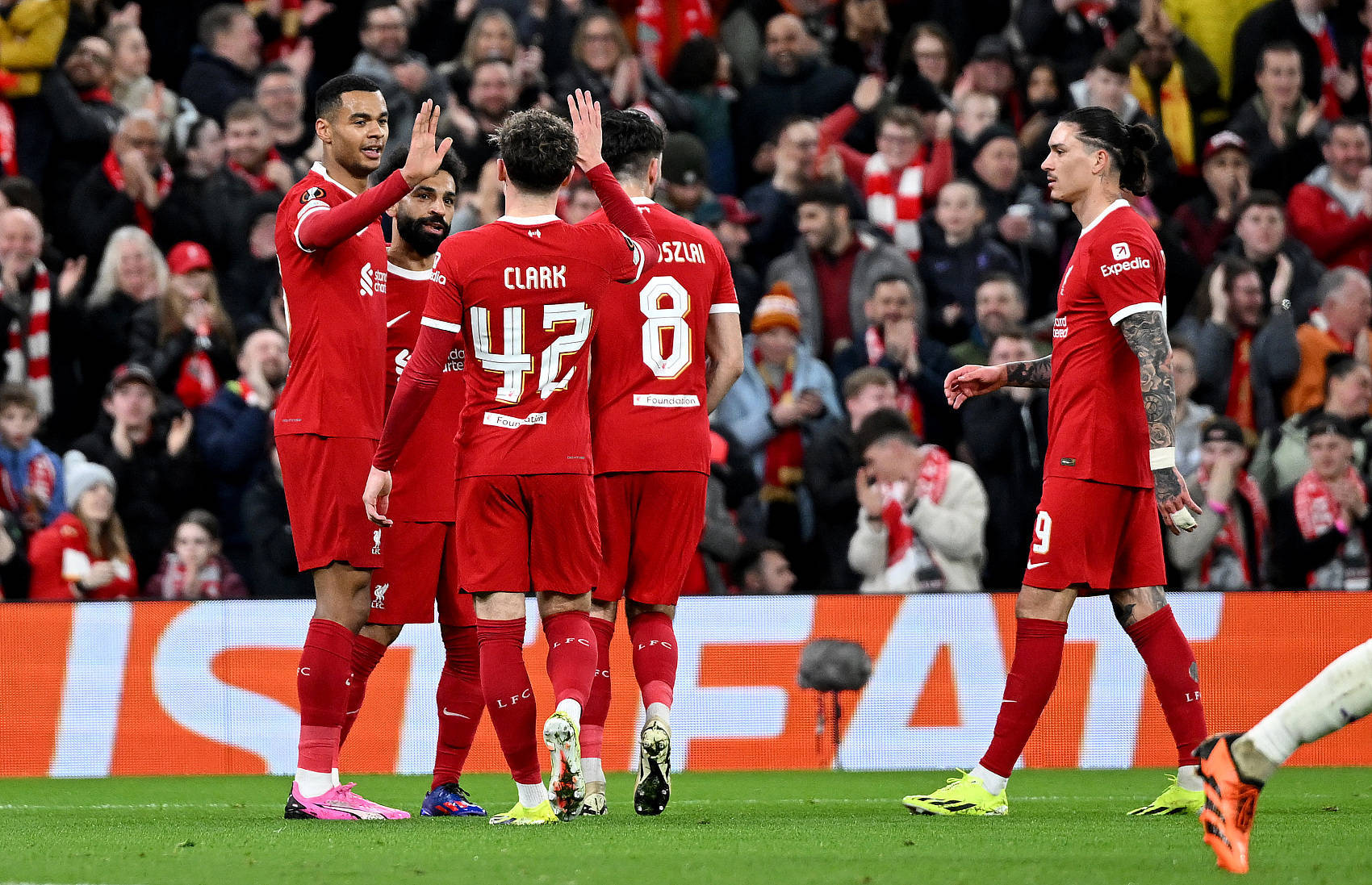 包含今晚欧联传出新动向；AC米兰扳平良机；管理层表态：质疑声仍在；球探报告显示潜力的词条