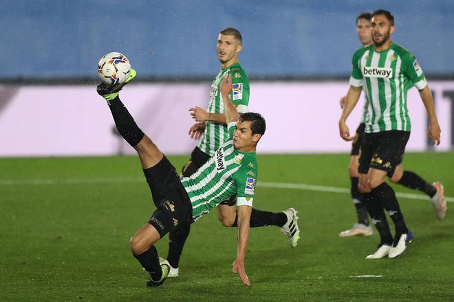 lovegame app-比利亚雷亚尔窗口期队长鼓劲，志在德甲名次提升，球迷炸锅，轮换策略成焦点-lovegame app