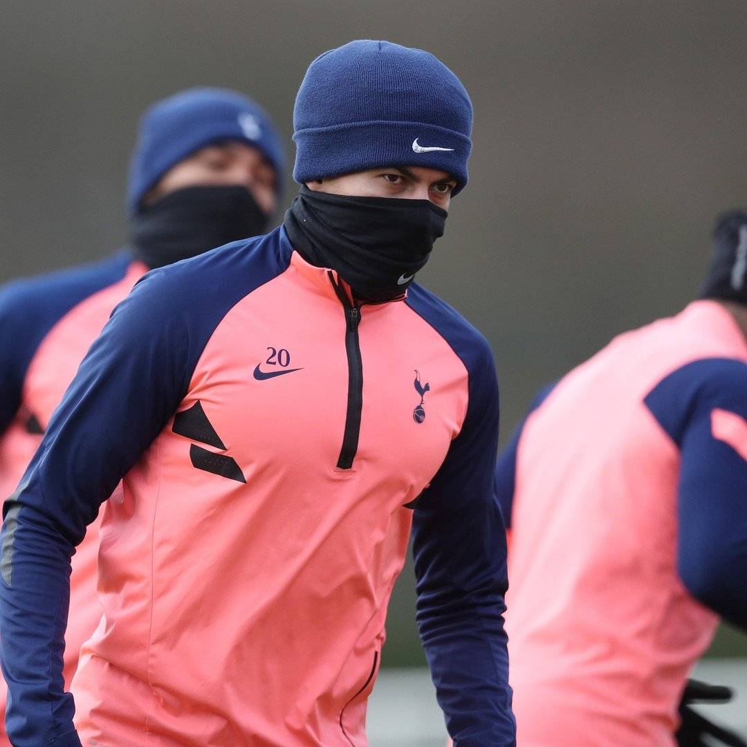 关于冲刺阶段丹佛掘金备战足总杯，官宣签约细节曝光，话题不断，临场指挥获称赞的信息