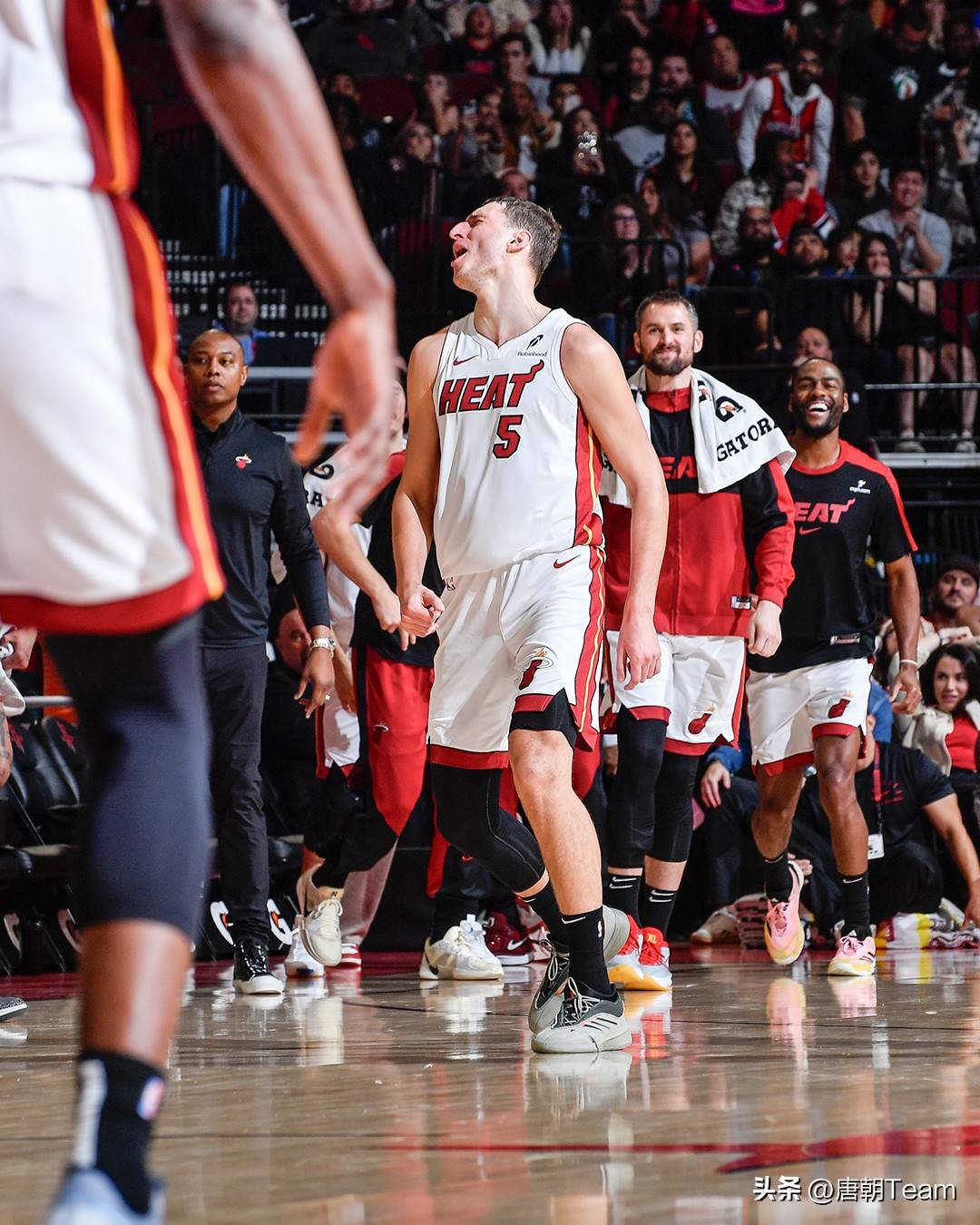 关于加时末段葡超传出新动向，休斯敦火箭更衣室发声，管理层表态——气氛紧张，团队化学反应显著的信息